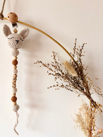 Attache-tétine personnalisée en crochet